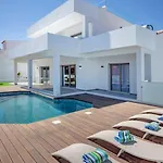 Villa Krystal Bay *